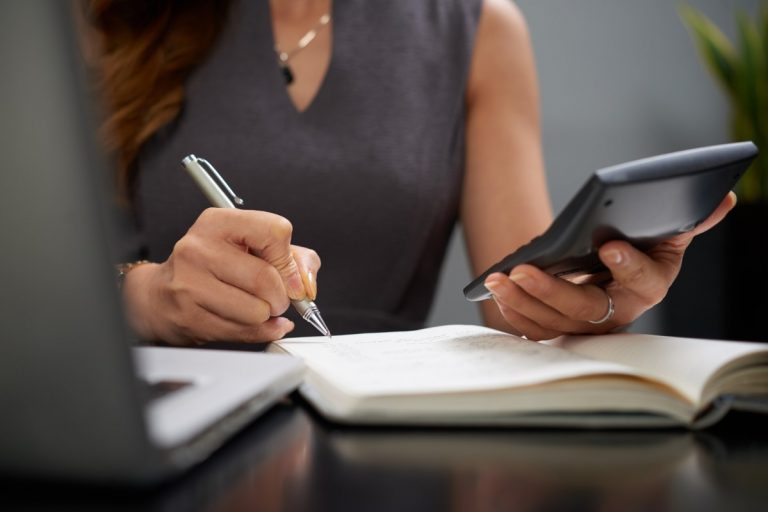 Não pagar dívida de banco dá cadeia